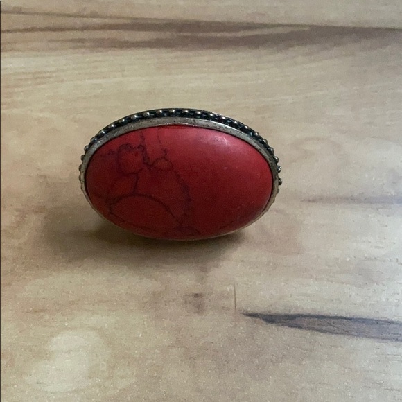 Western style woman’s fashion ring - Picture 3 of 7